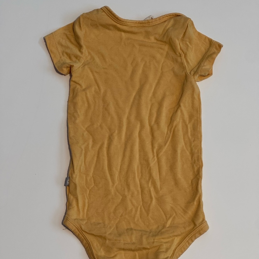 Kyte Baby Honey Yellow Short Sleeve Bodysuit 3-6 Months - Picture 2 of 4